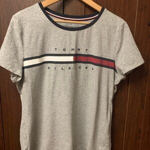 Tommy Hilfiger Gray Tee with Red and White Accents size L
